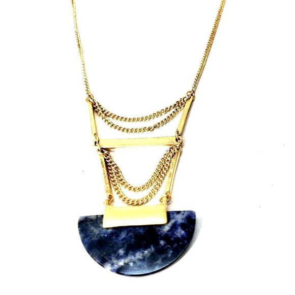 GUESS Gold tone 32" Adjuistable Necklace w/ Bold Pendant - Women Fashion Jewelry - Picture 2 of 6